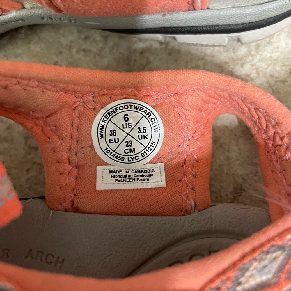 EUC Women’s Size 6 Keen Waterproof Outdoor Shoe - Picture 7 of 8